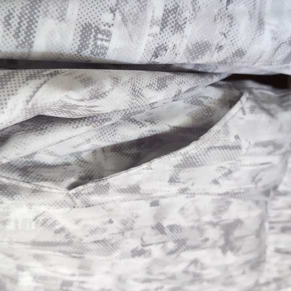 Lululemon Women's Bombs Away Jacket White/City Reversible Jacket Size 4 - Picture 11 of 16